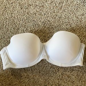 White strapless bra